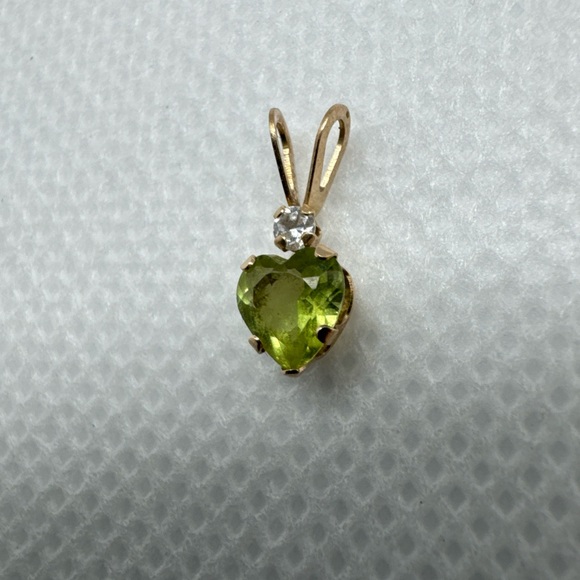 10K Yellow Gold Heart Shape Peridot And Cubic Zirconia Accent Pendant Estate - Picture 4 of 13